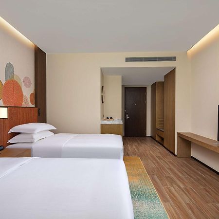 Hilton Garden Inn Цзючжайгоу Экстерьер фото