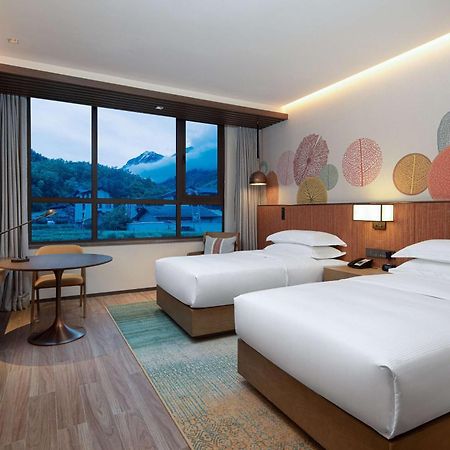 Hilton Garden Inn Цзючжайгоу Экстерьер фото